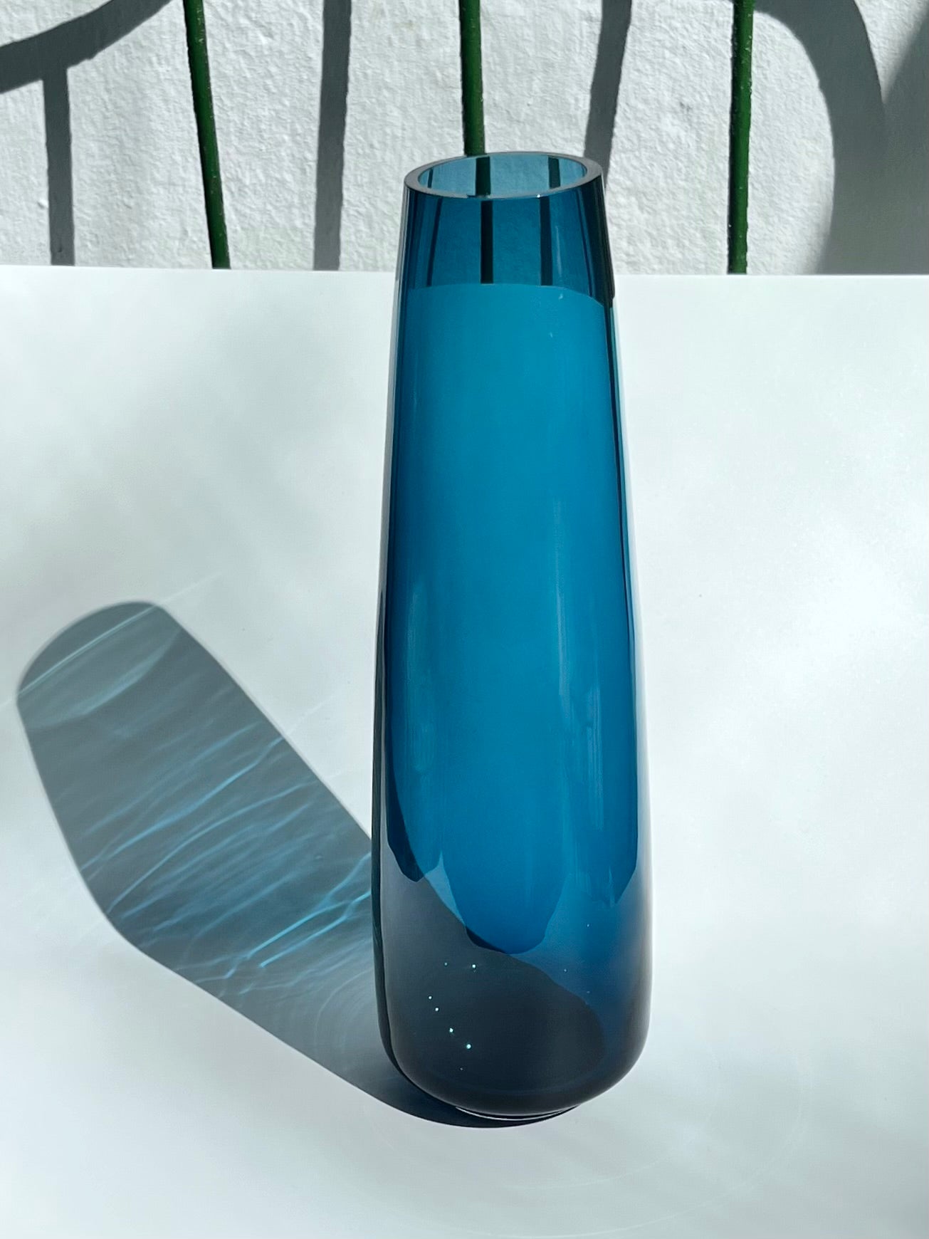 Glass vase MATTEA Color: Avio