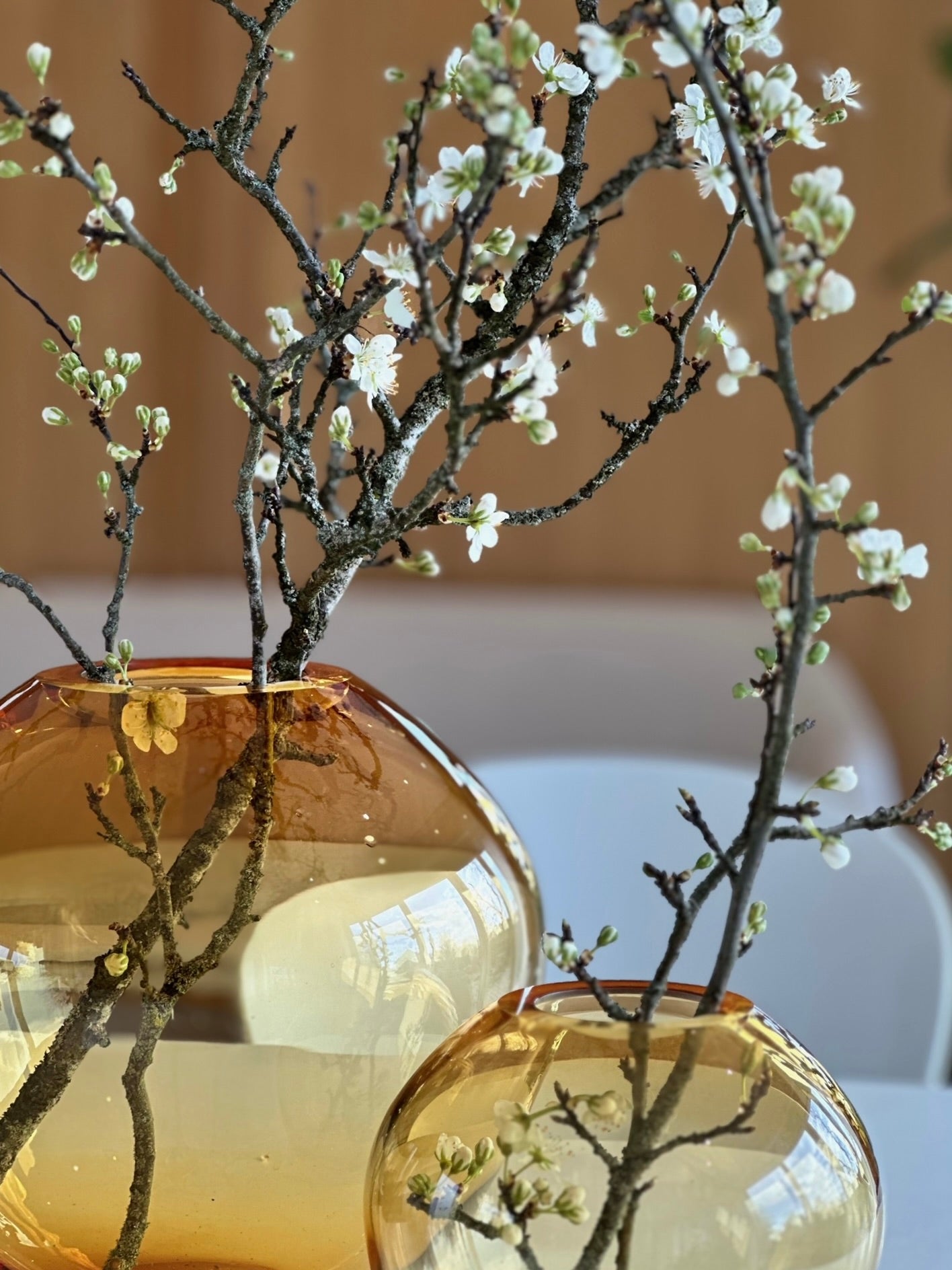 Glass Vase THEA Color: Amber H: 26cm